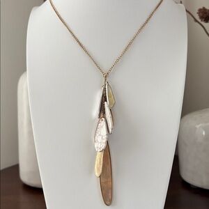 Kiana Goldtone Chain,teardrop marbilized off white & elongated gold pendants